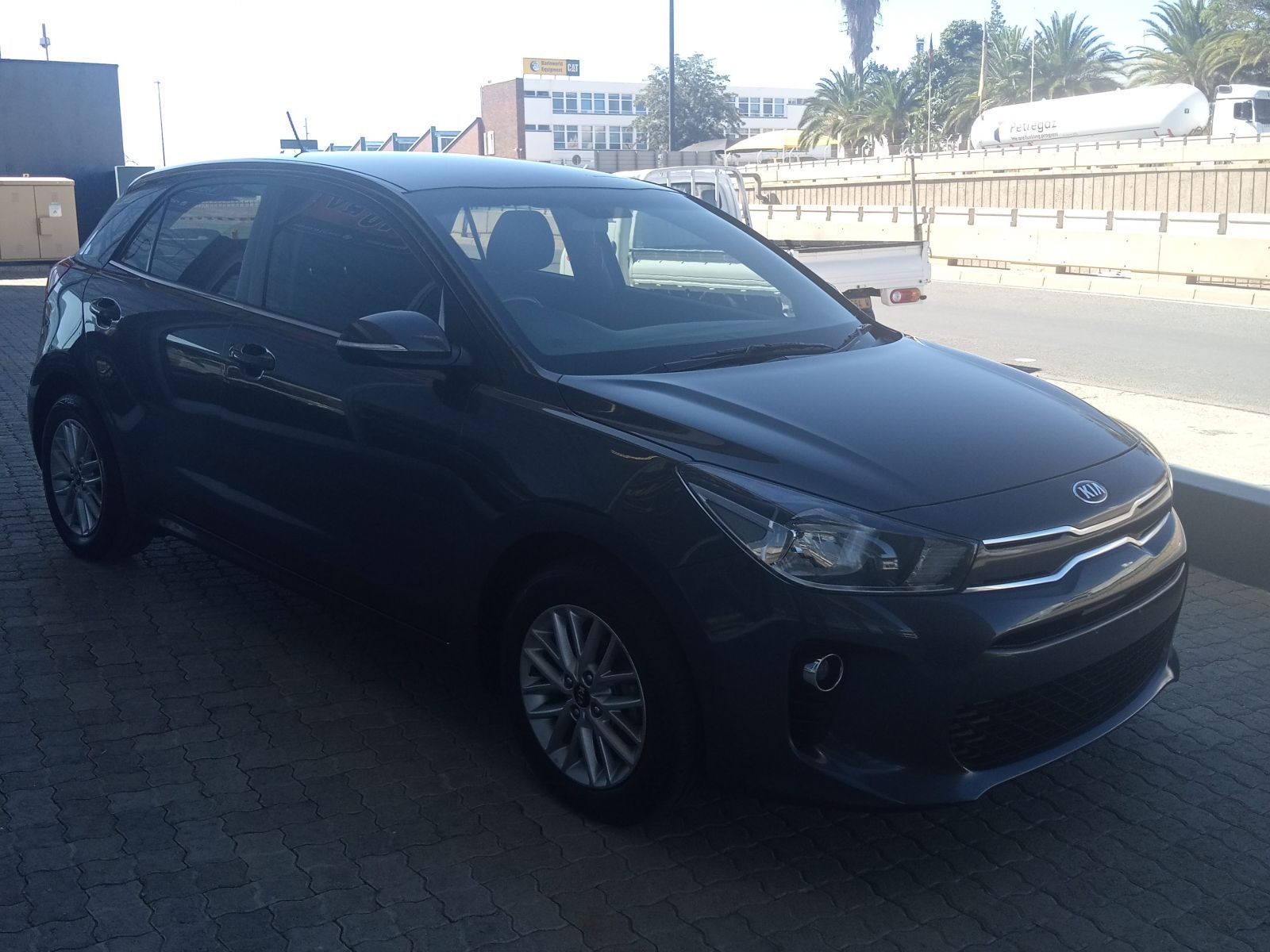 2018 Kia Rio photo 2