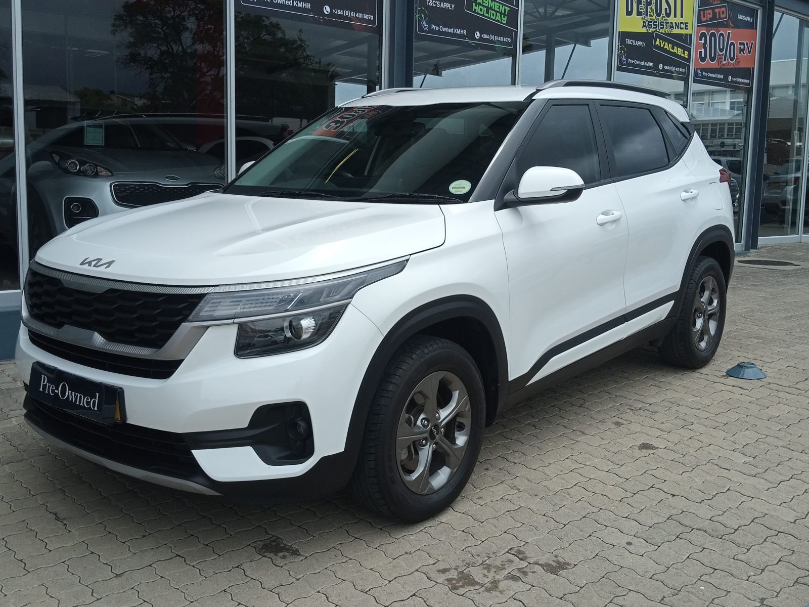 2023 Kia Seltos photo 1