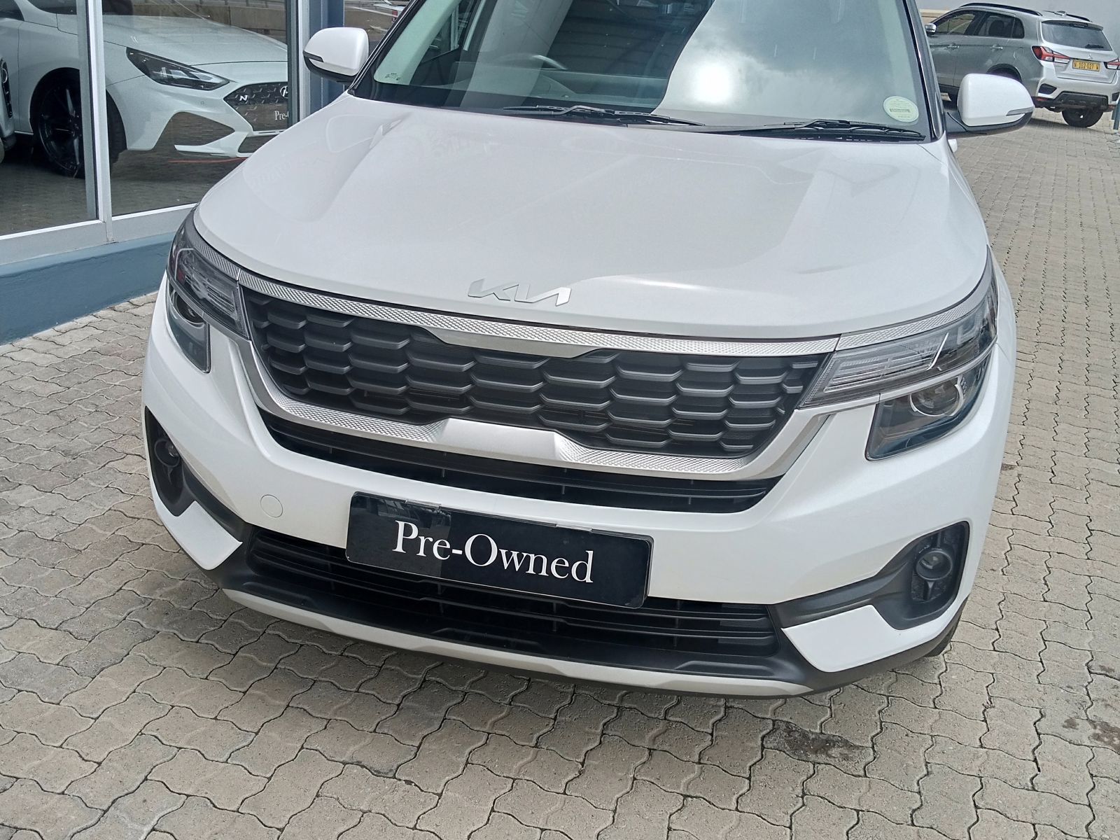 2023 Kia Seltos photo 2