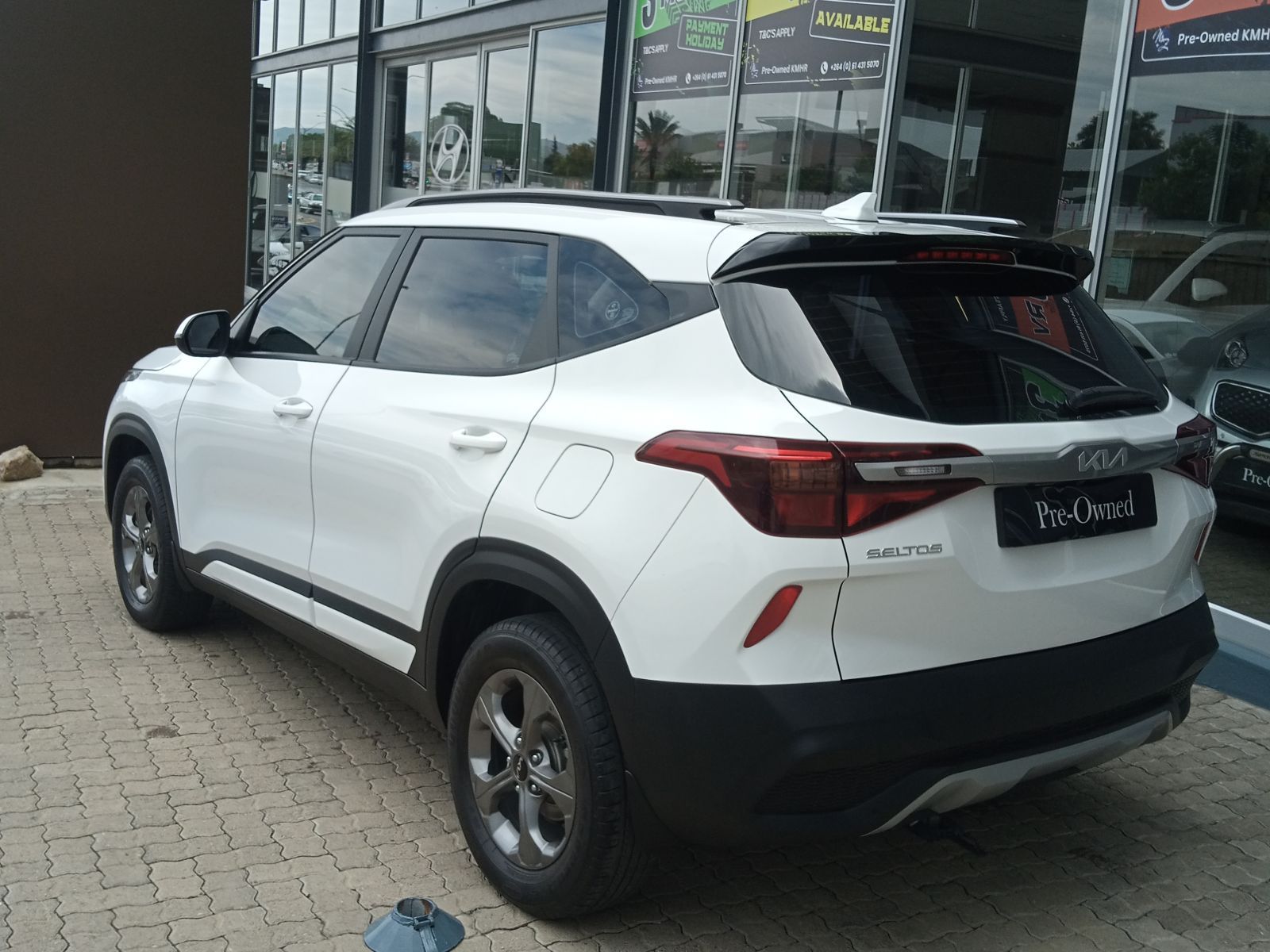 2023 Kia Seltos photo 4