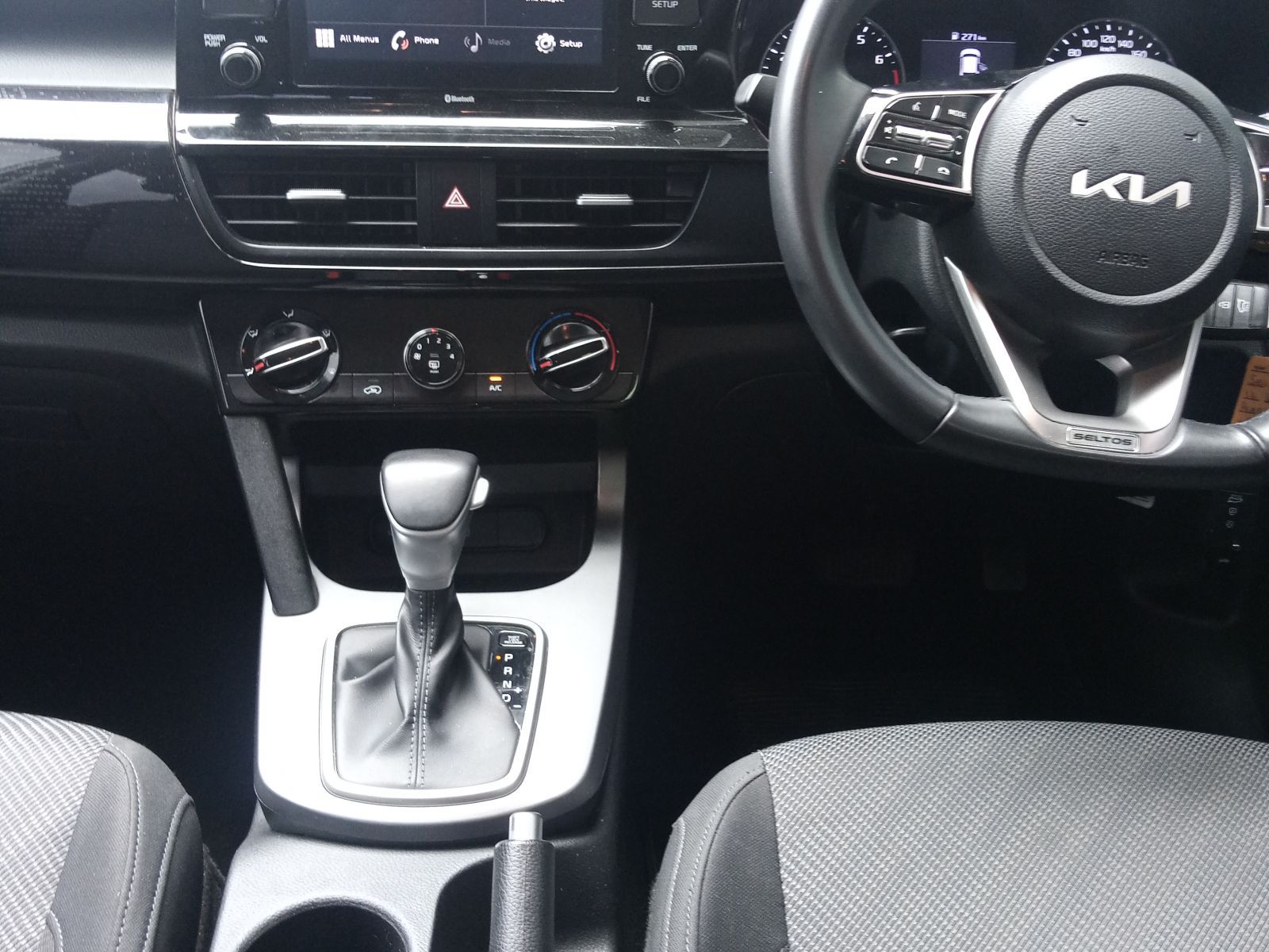 2023 Kia Seltos photo 6