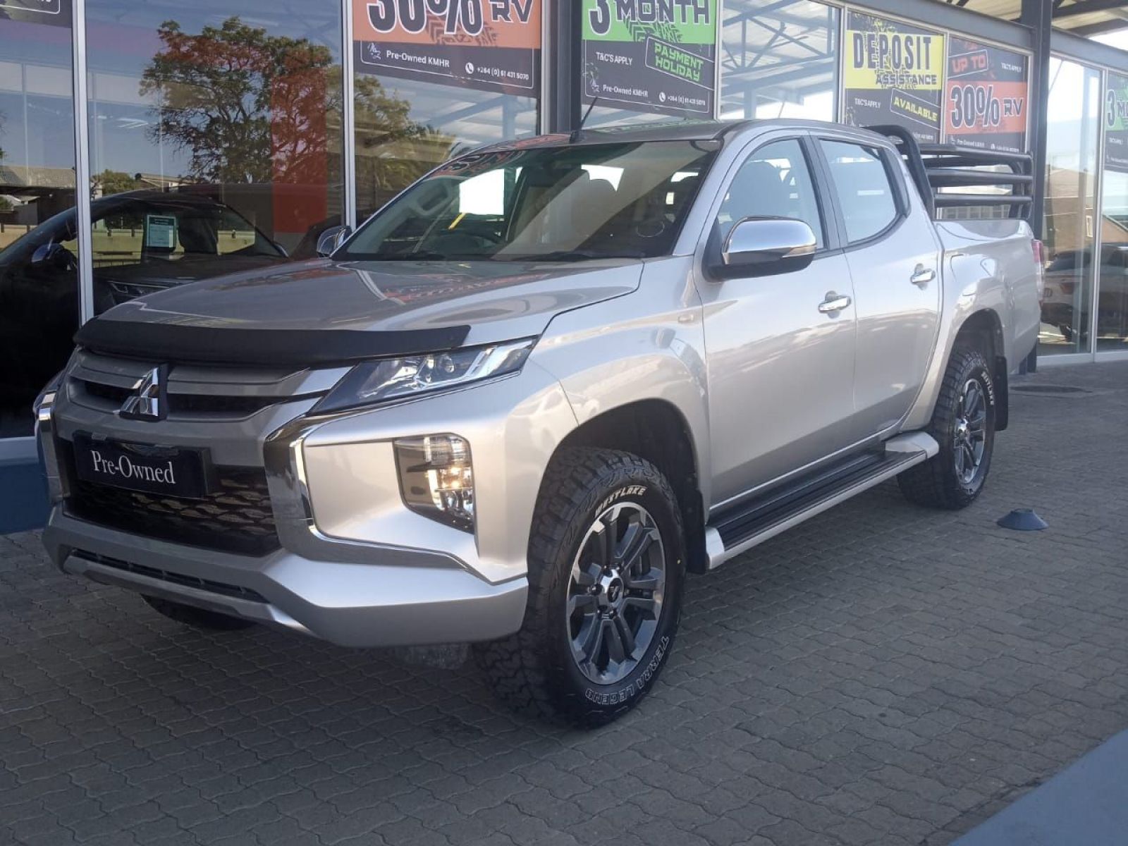 2022 Mitsubishi Triton photo 1