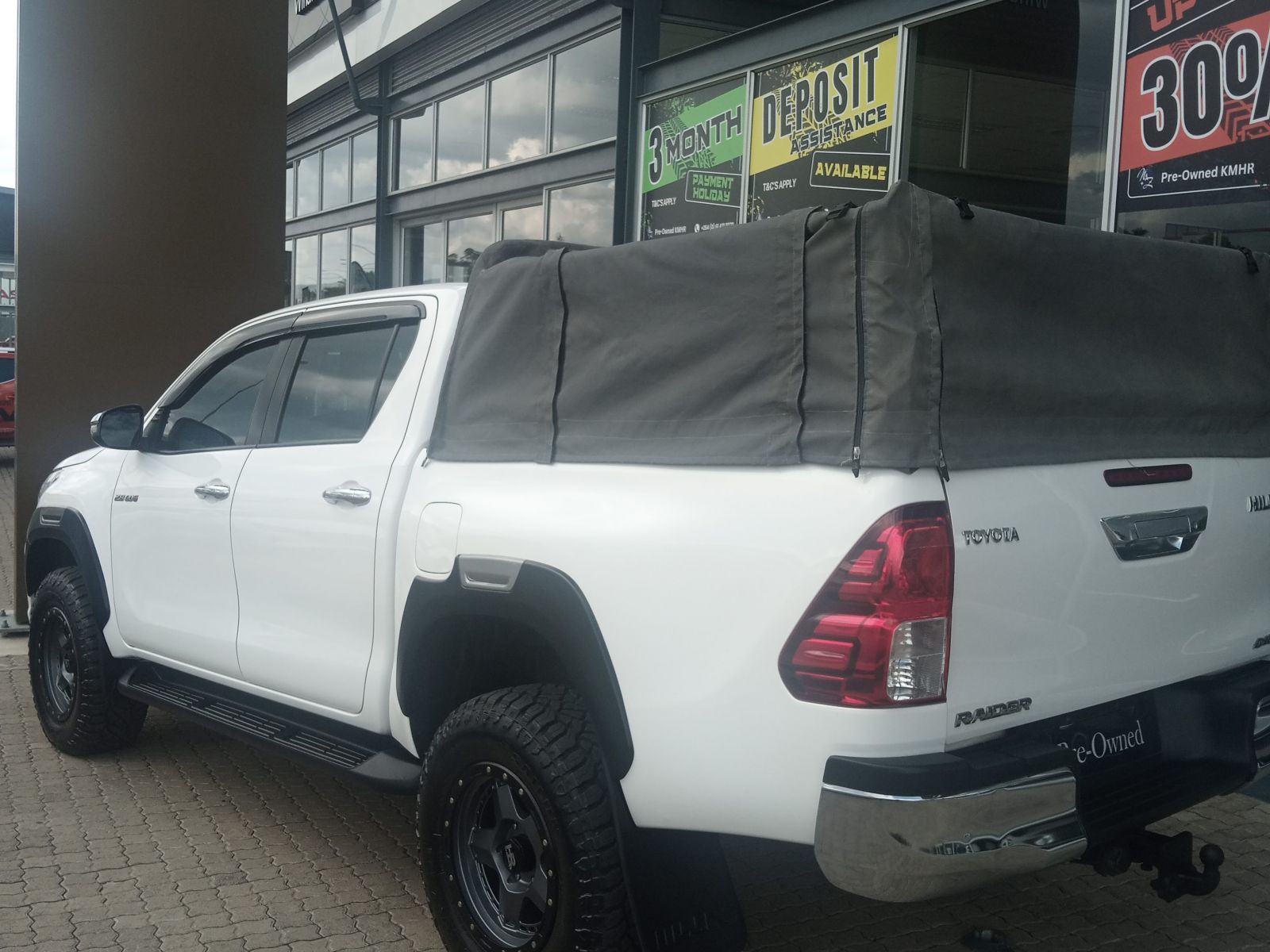 2019 Toyota Hilux photo 4