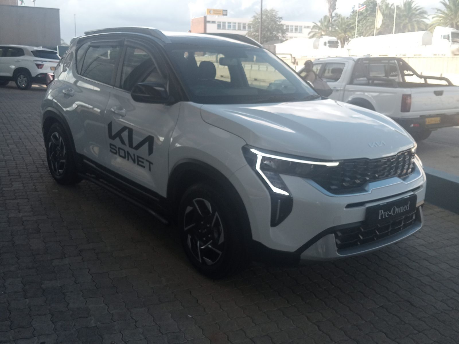 2024 Kia Sonet photo 2