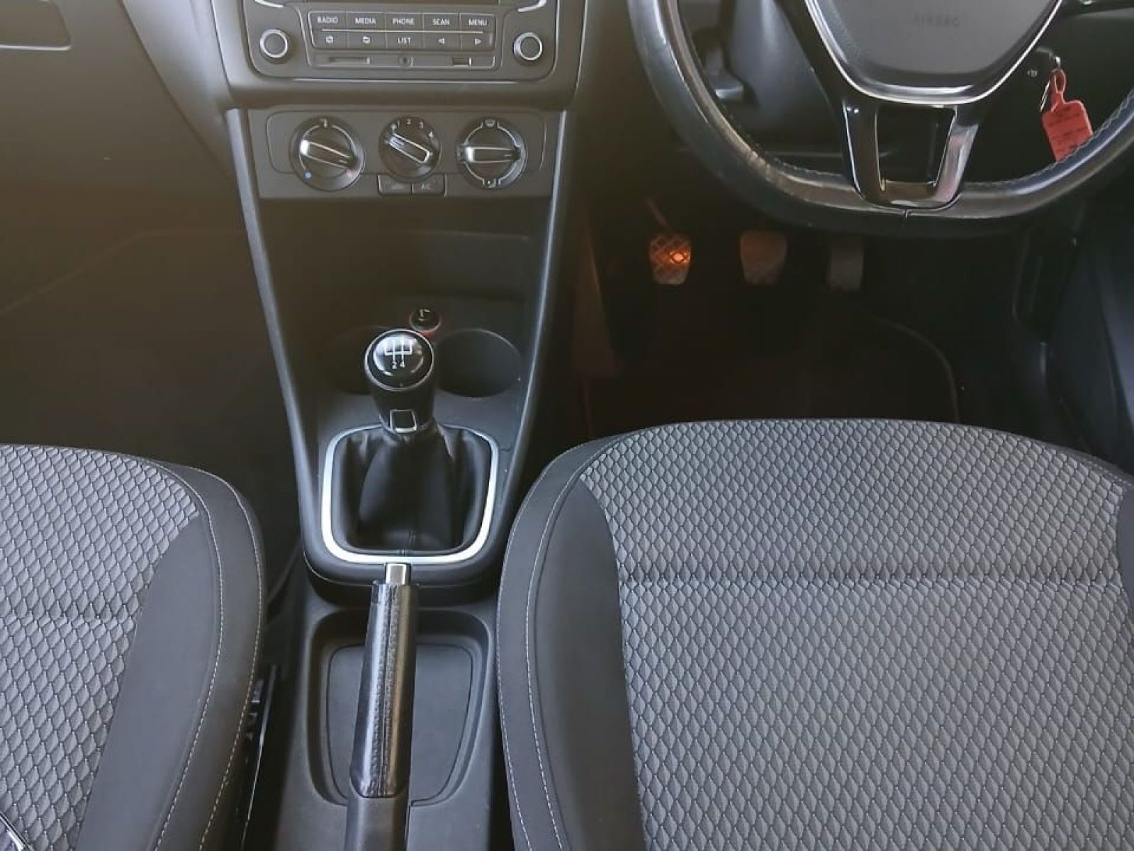 2016 Volkswagen Polo photo 6
