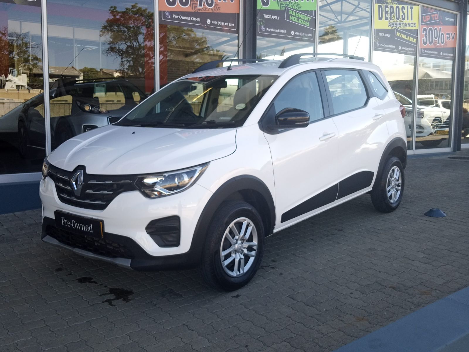 2023 Renault Triber photo 1