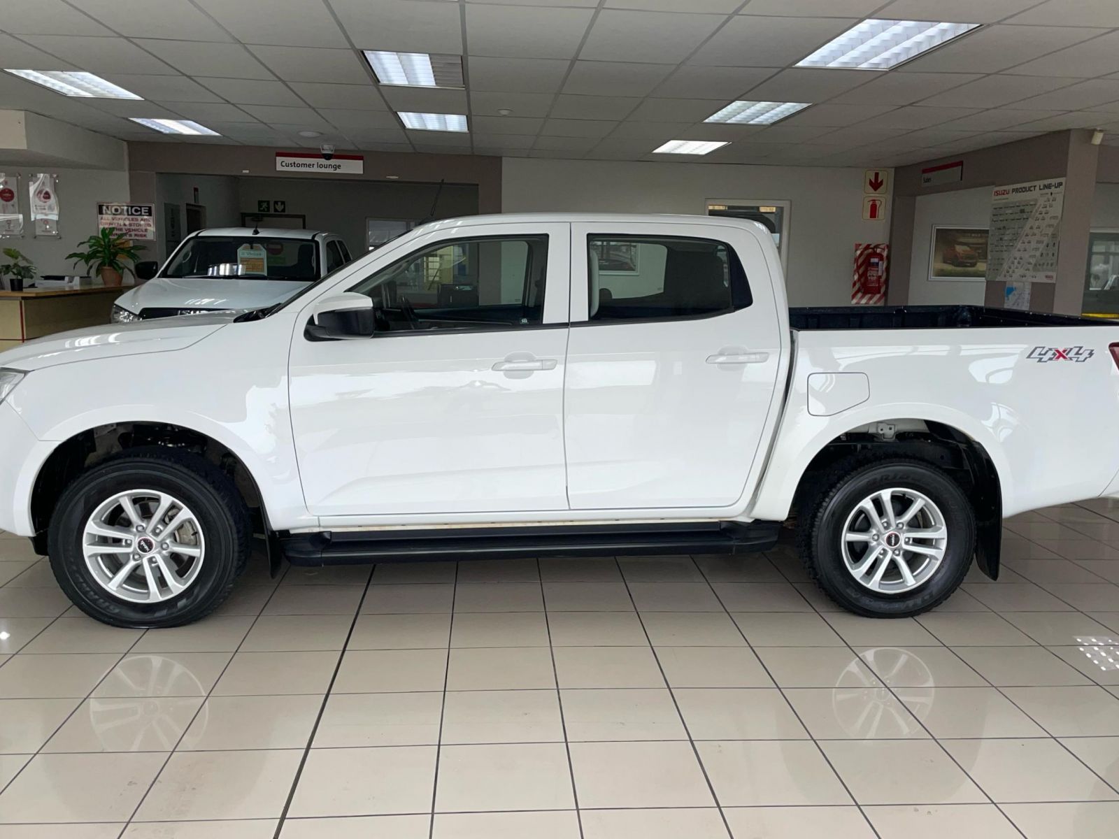 2022 Isuzu D-MAX photo 4