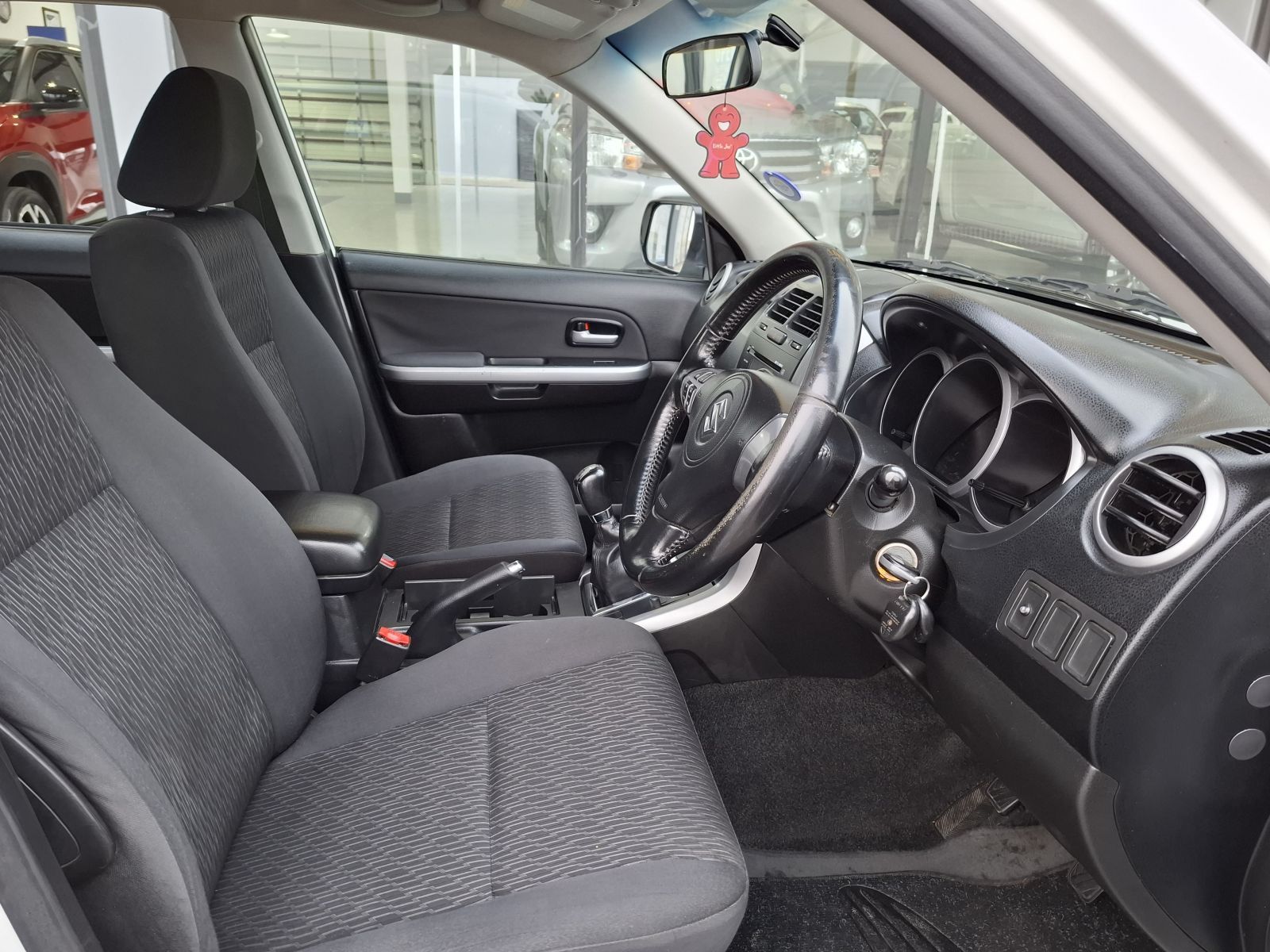 2014 Suzuki Grand Vitara photo 8