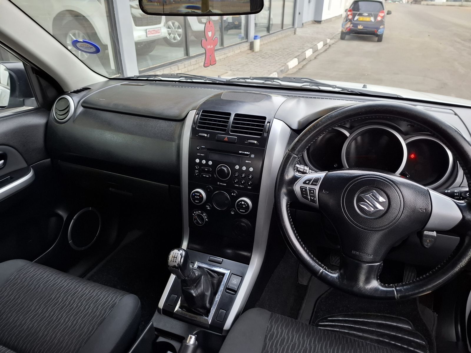2014 Suzuki Grand Vitara photo 9