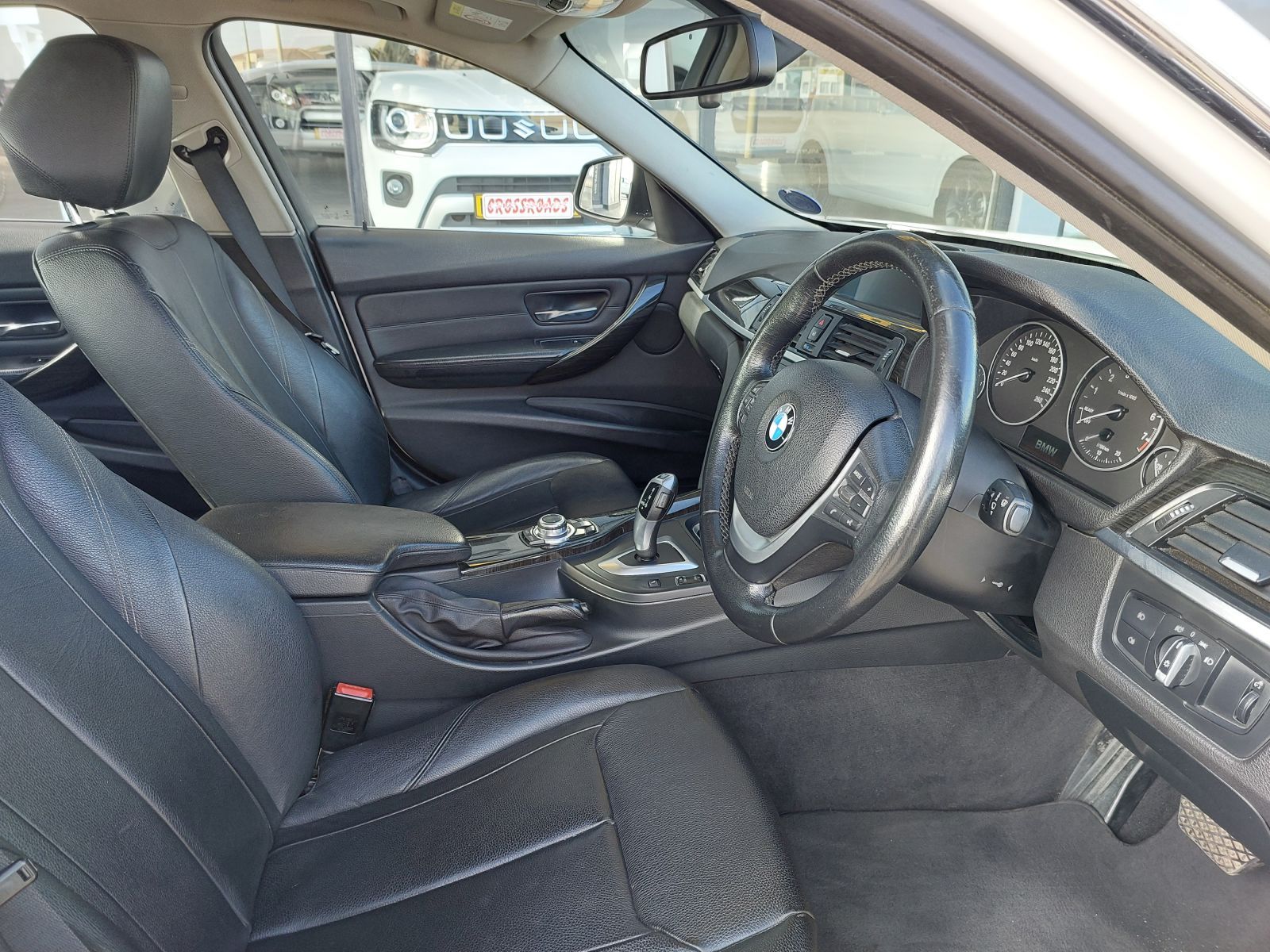 2015 BMW 3 Series photo 9