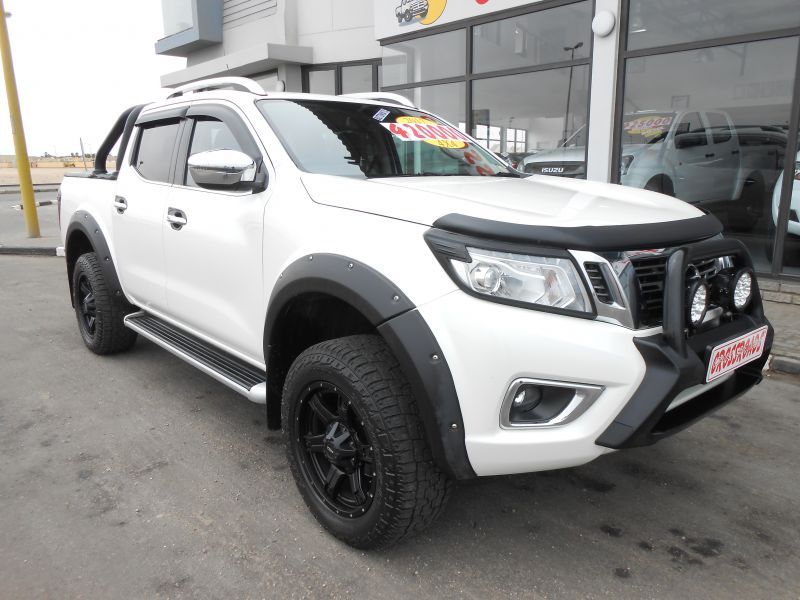 2017 Nissan Navara photo 1