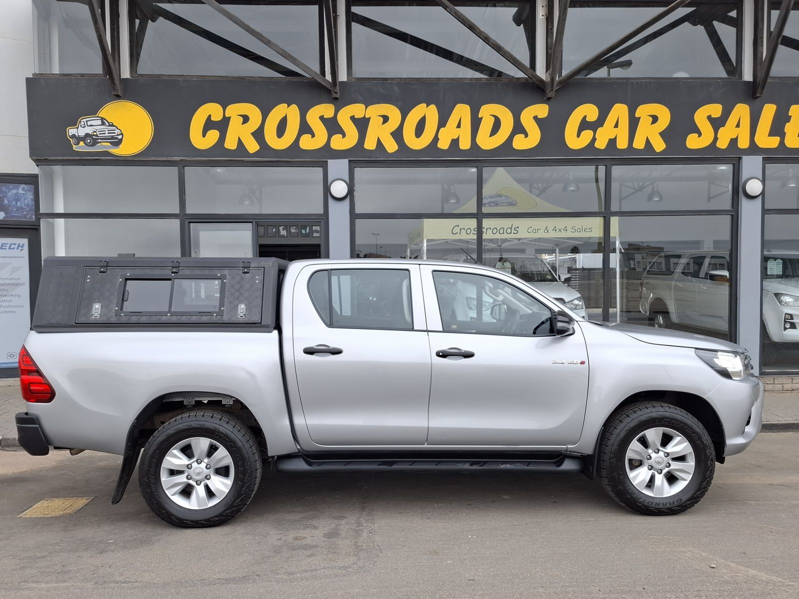 2018 Toyota Hilux photo 2