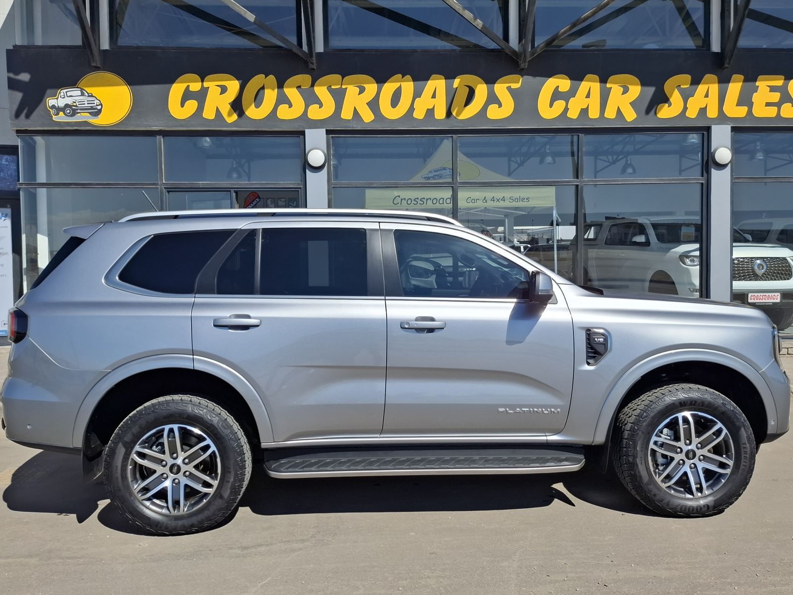 2025 Ford Everest photo 3