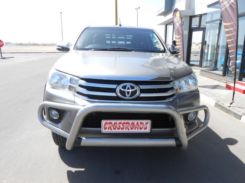 2016 Toyota Hilux photo 2