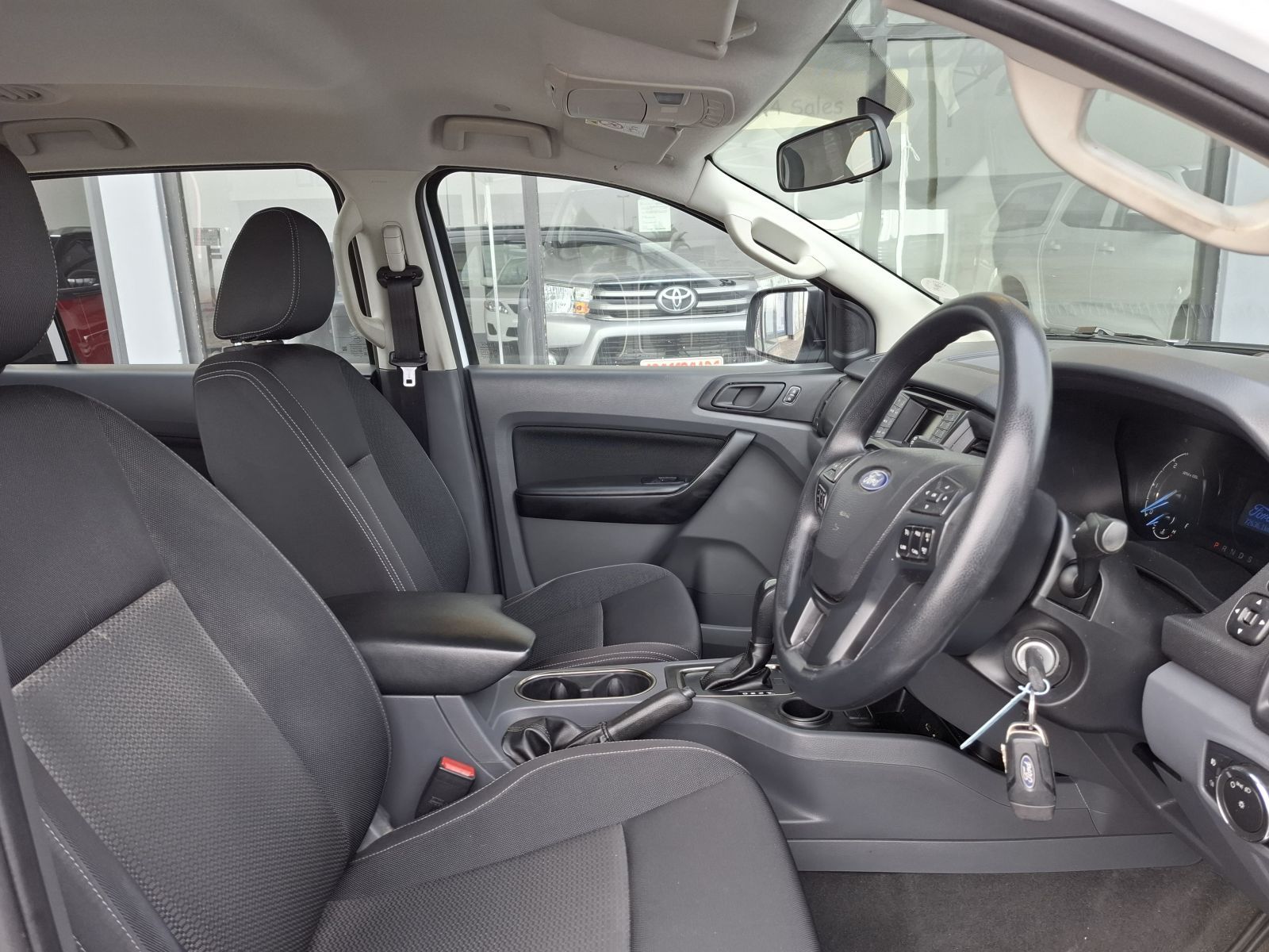 2017 Ford Everest photo 10