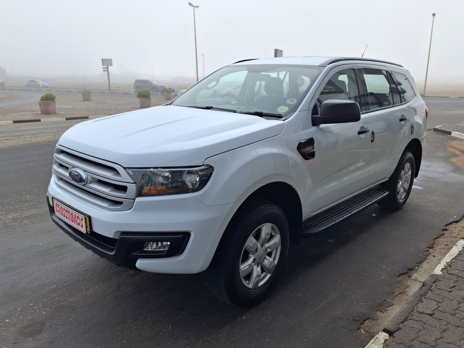 2017 Ford Everest photo 7