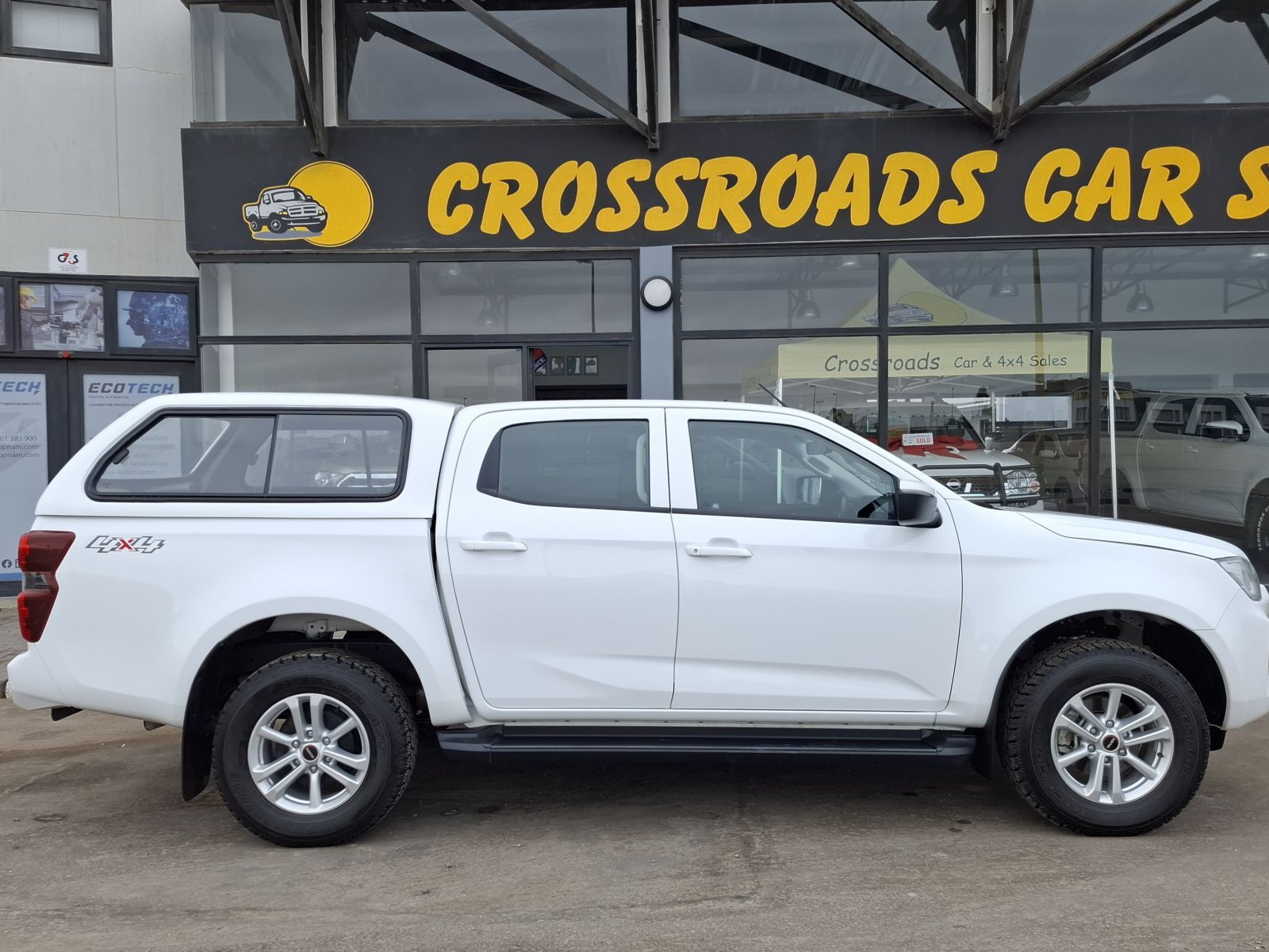 2023 Isuzu D-MAX photo 3