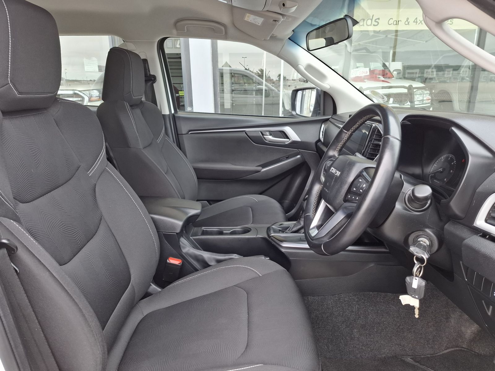2023 Isuzu D-MAX photo 9