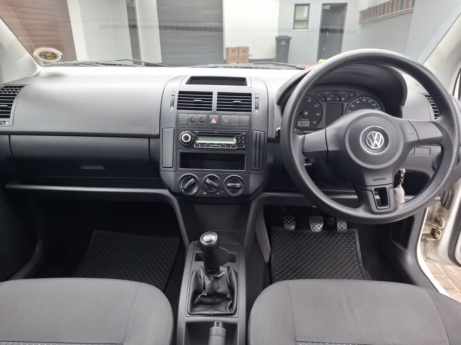 2012 Volkswagen Polo Vivo photo 9