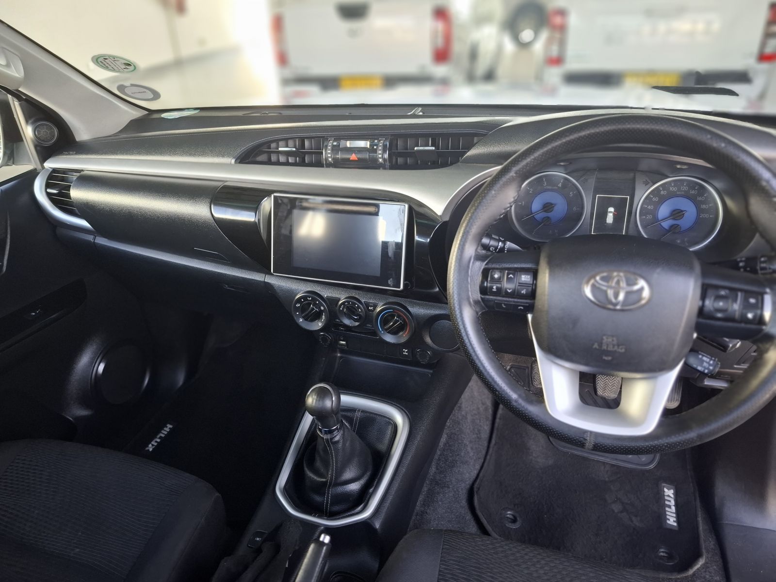 2017 Toyota Hilux photo 8