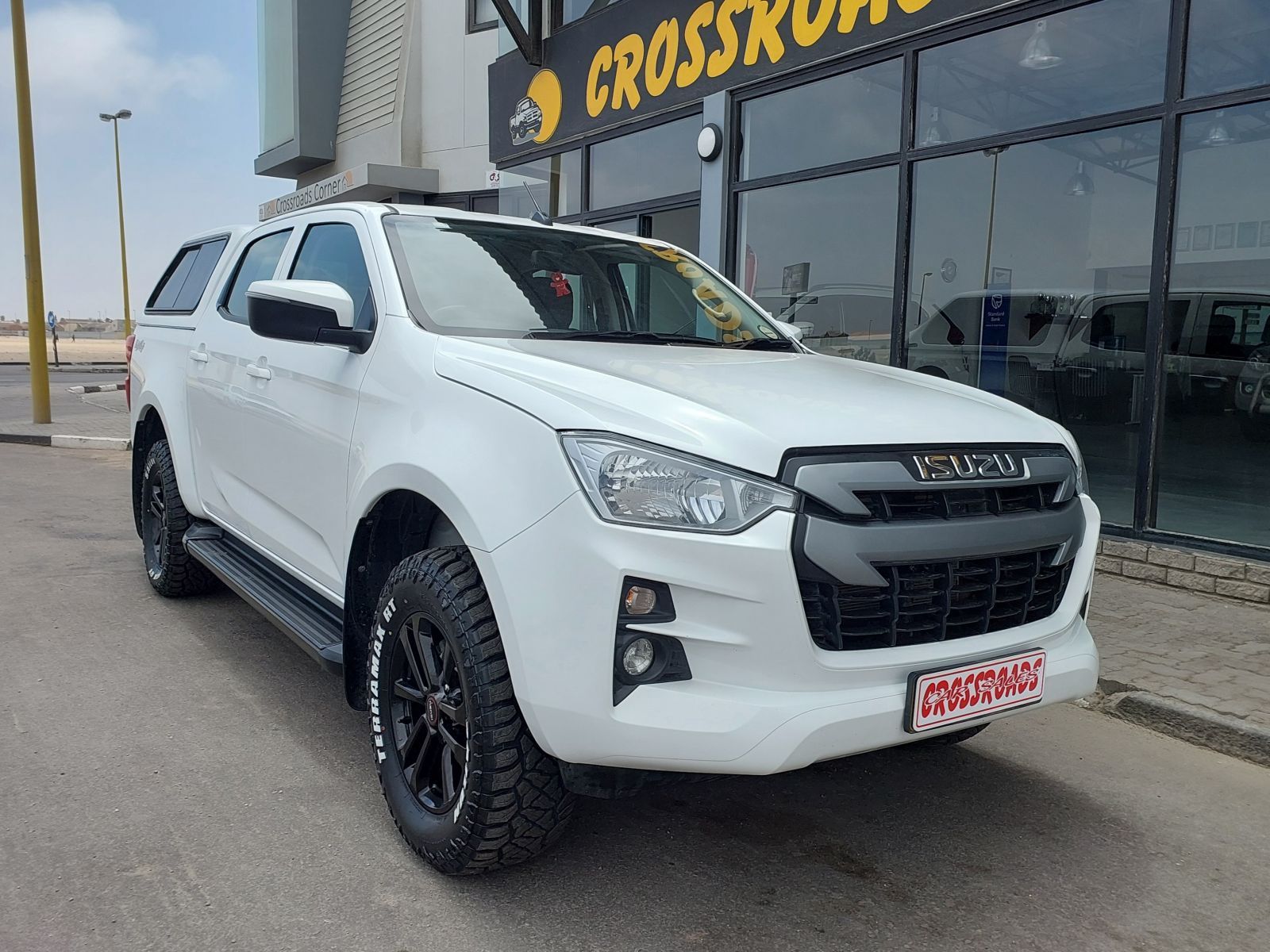 2023 Isuzu D-MAX photo 1