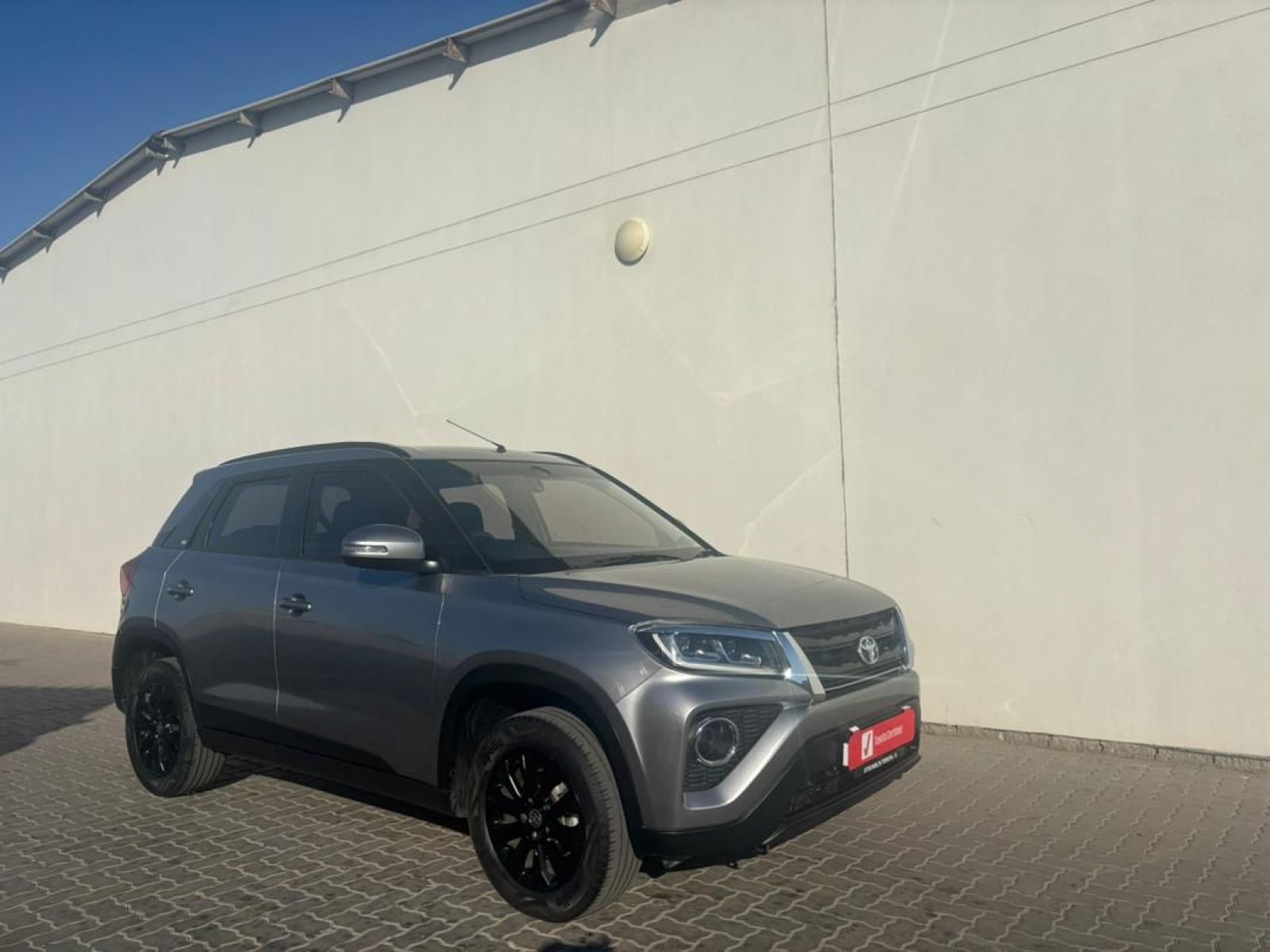 2022 Toyota Urban Cruiser photo 1
