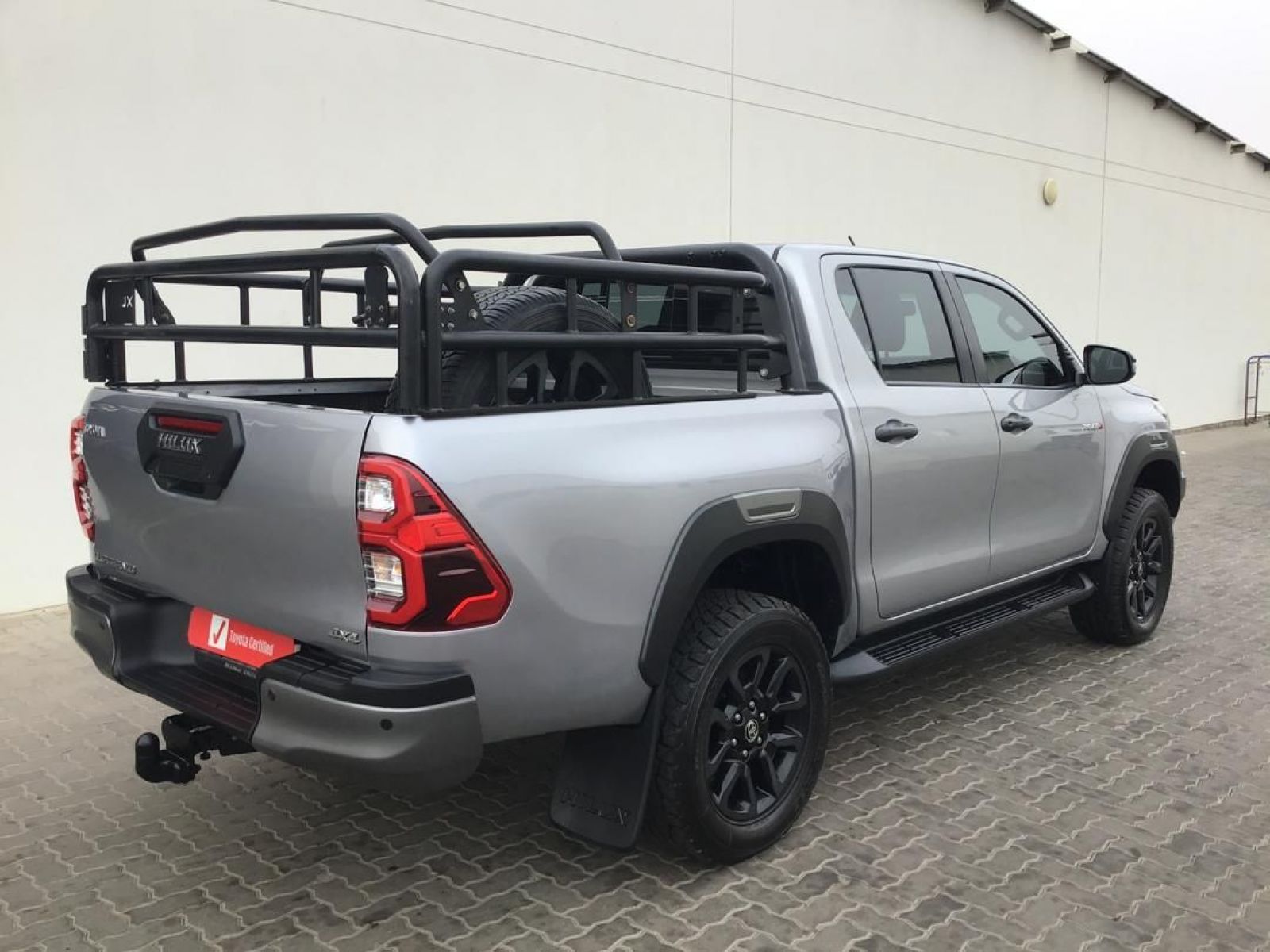 2023 Toyota Hilux photo 3