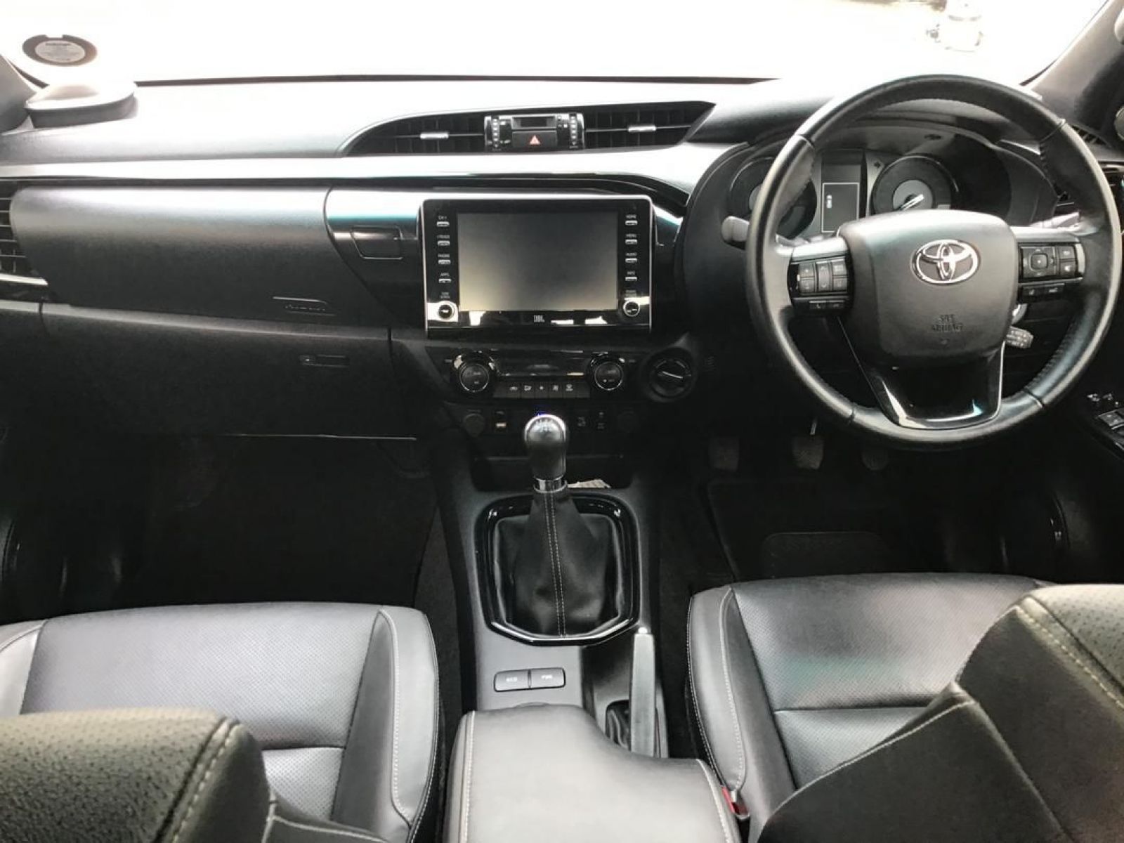 2023 Toyota Hilux photo 4