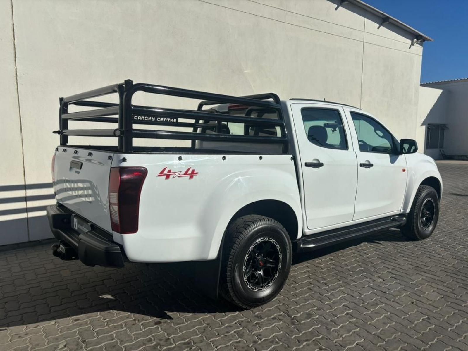 2019 Isuzu D-MAX photo 3