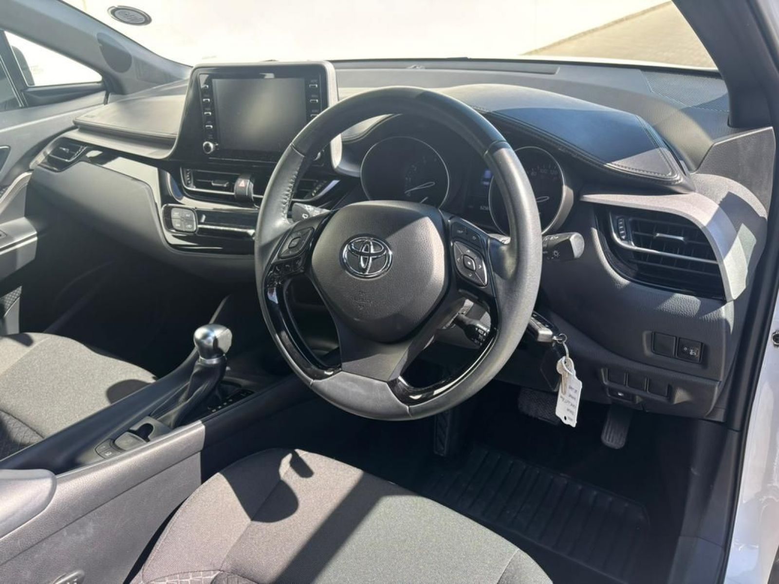2021 Toyota C-HR photo 4