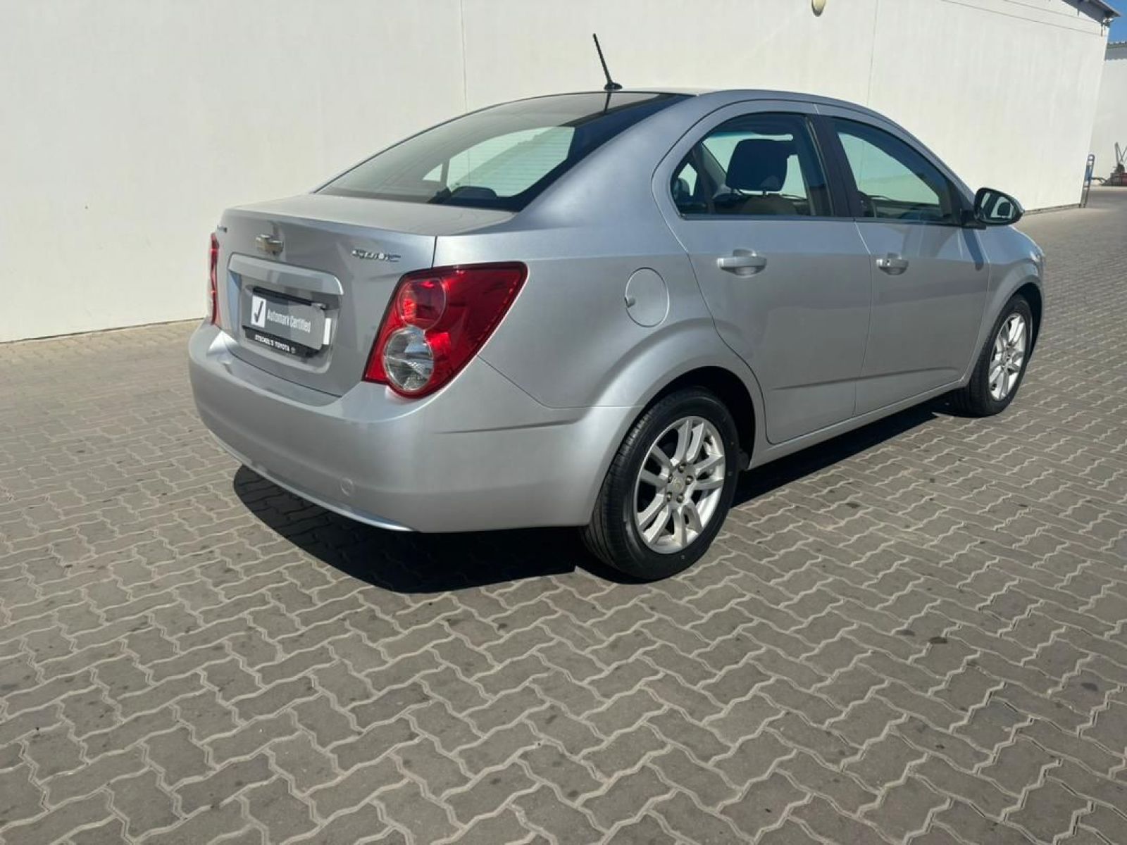 2015 Chevrolet Sonic photo 3