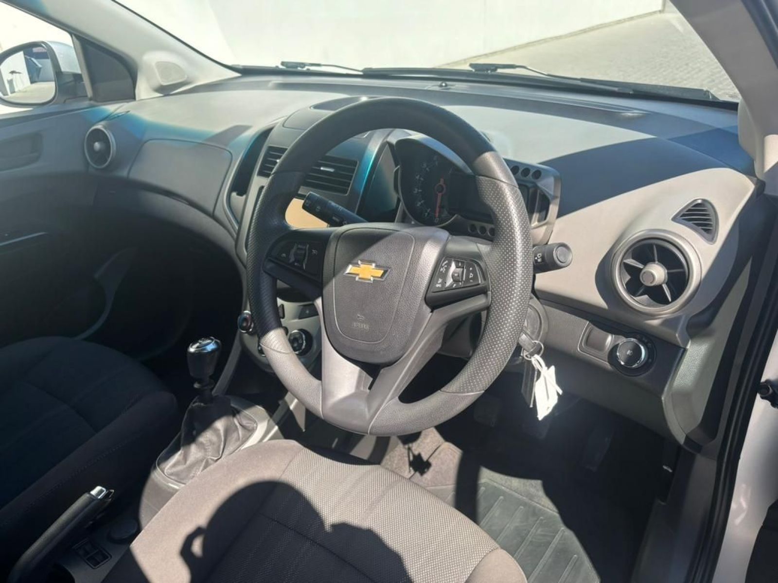 2015 Chevrolet Sonic photo 4