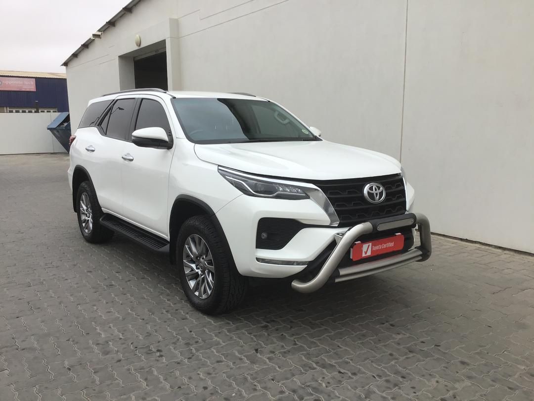 2022 Toyota Fortuner photo 1