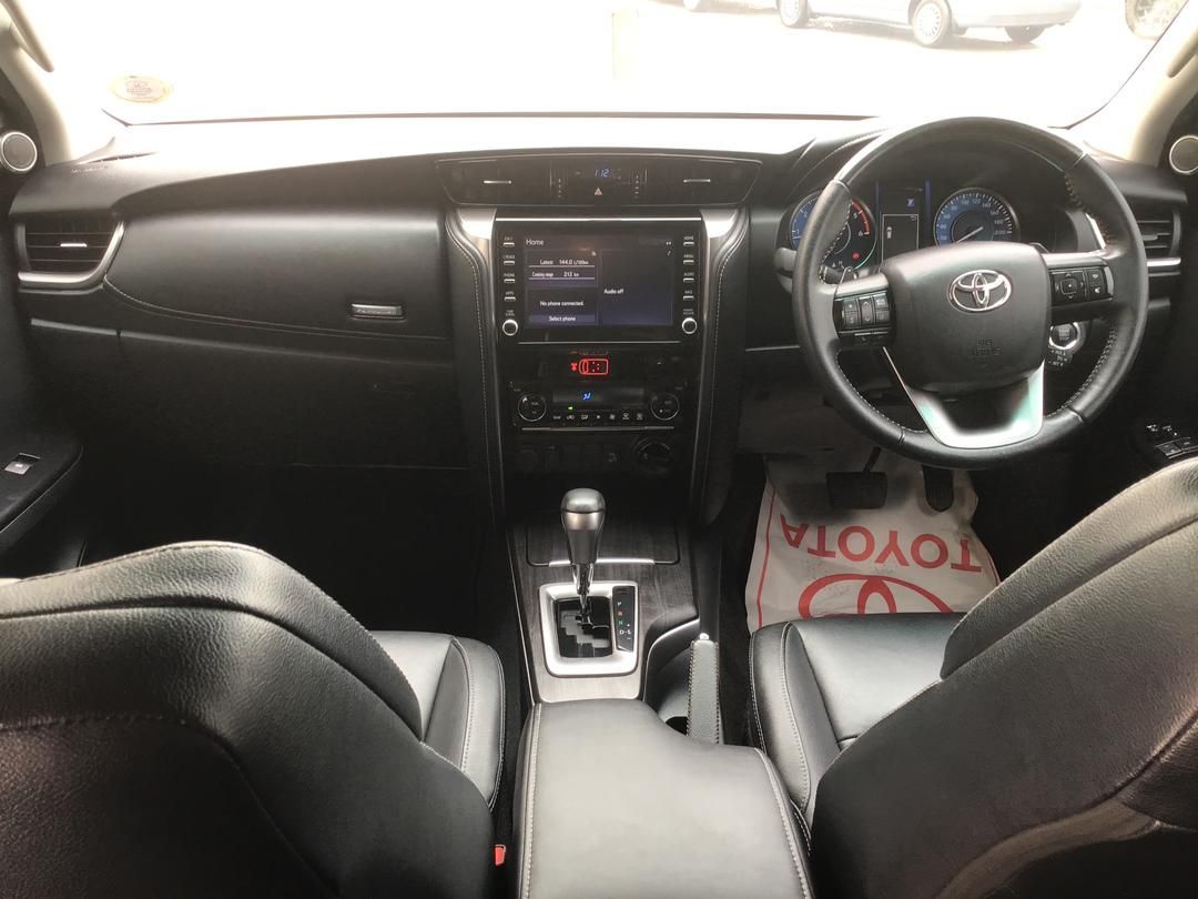 2022 Toyota Fortuner photo 3