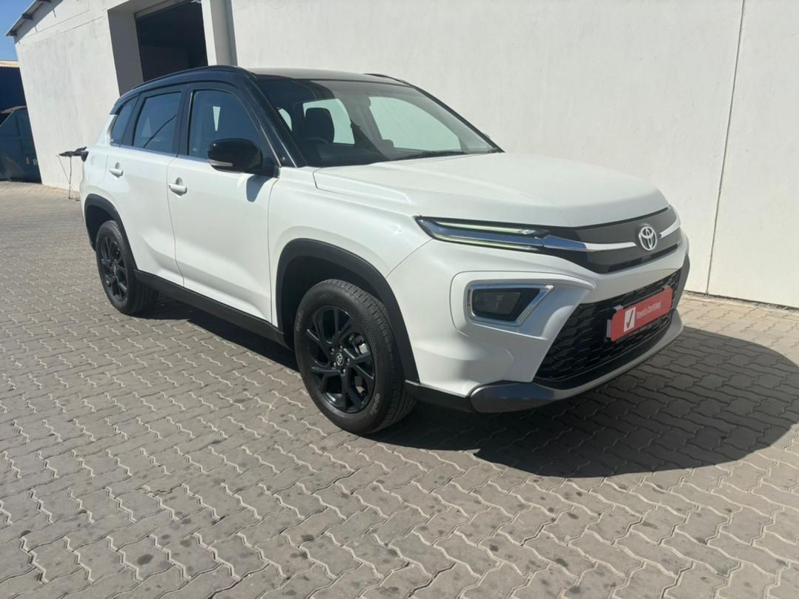 2023 Toyota Urban Cruiser photo 1