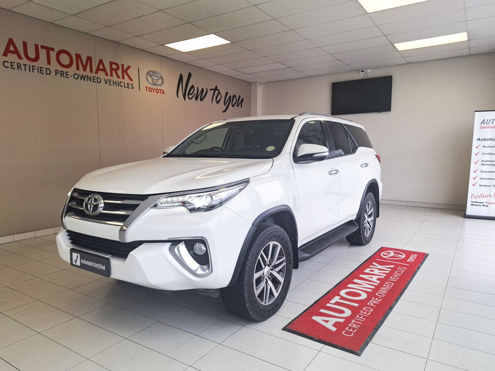 2017 Toyota Fortuner photo 1