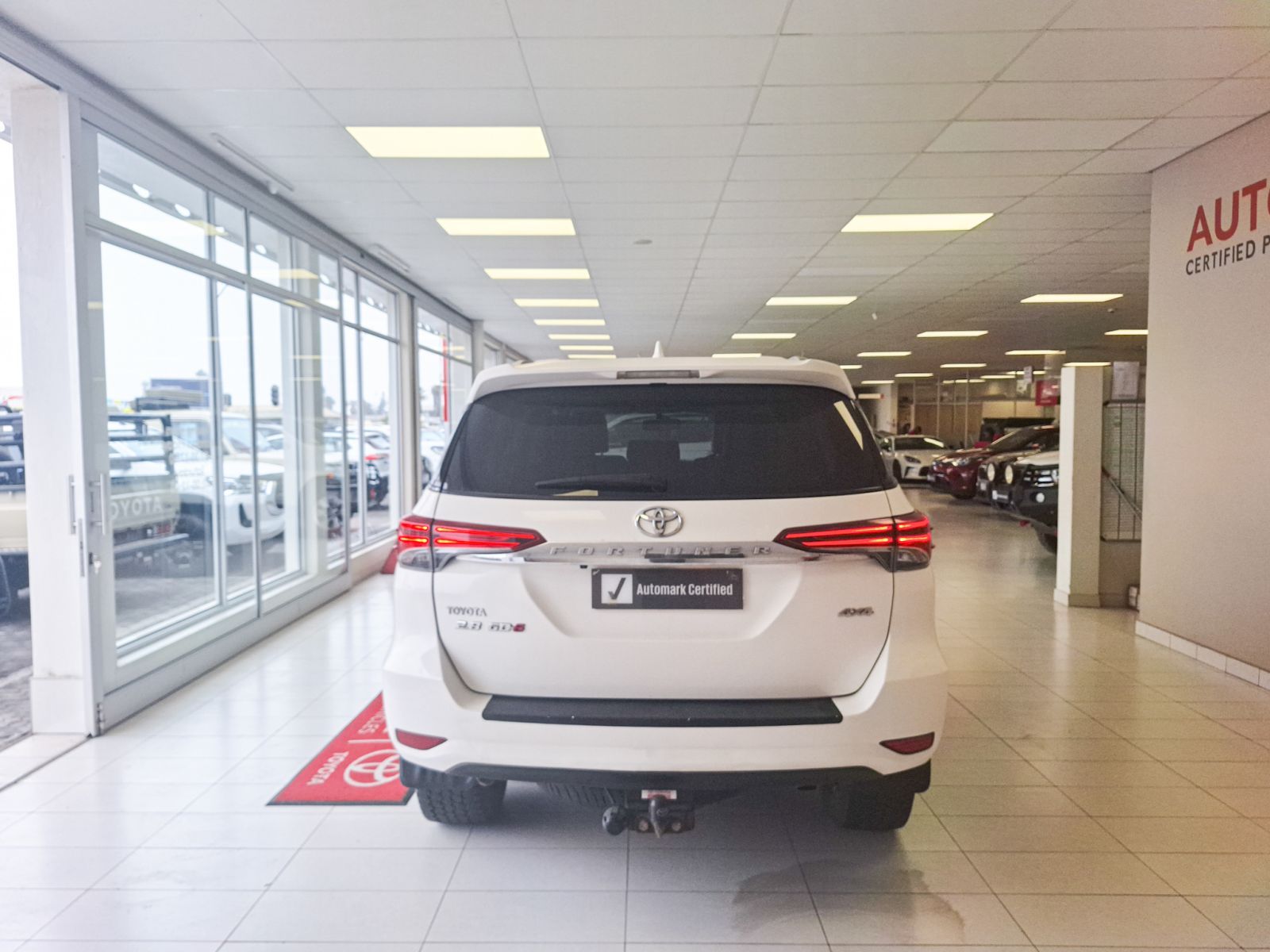 2017 Toyota Fortuner photo 3