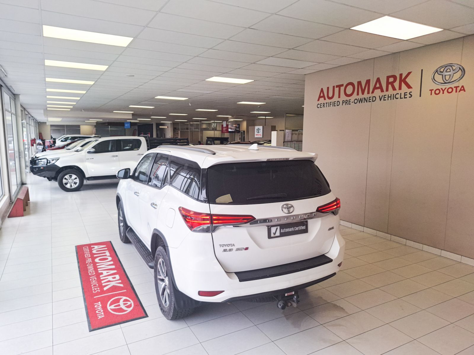 2017 Toyota Fortuner photo 4