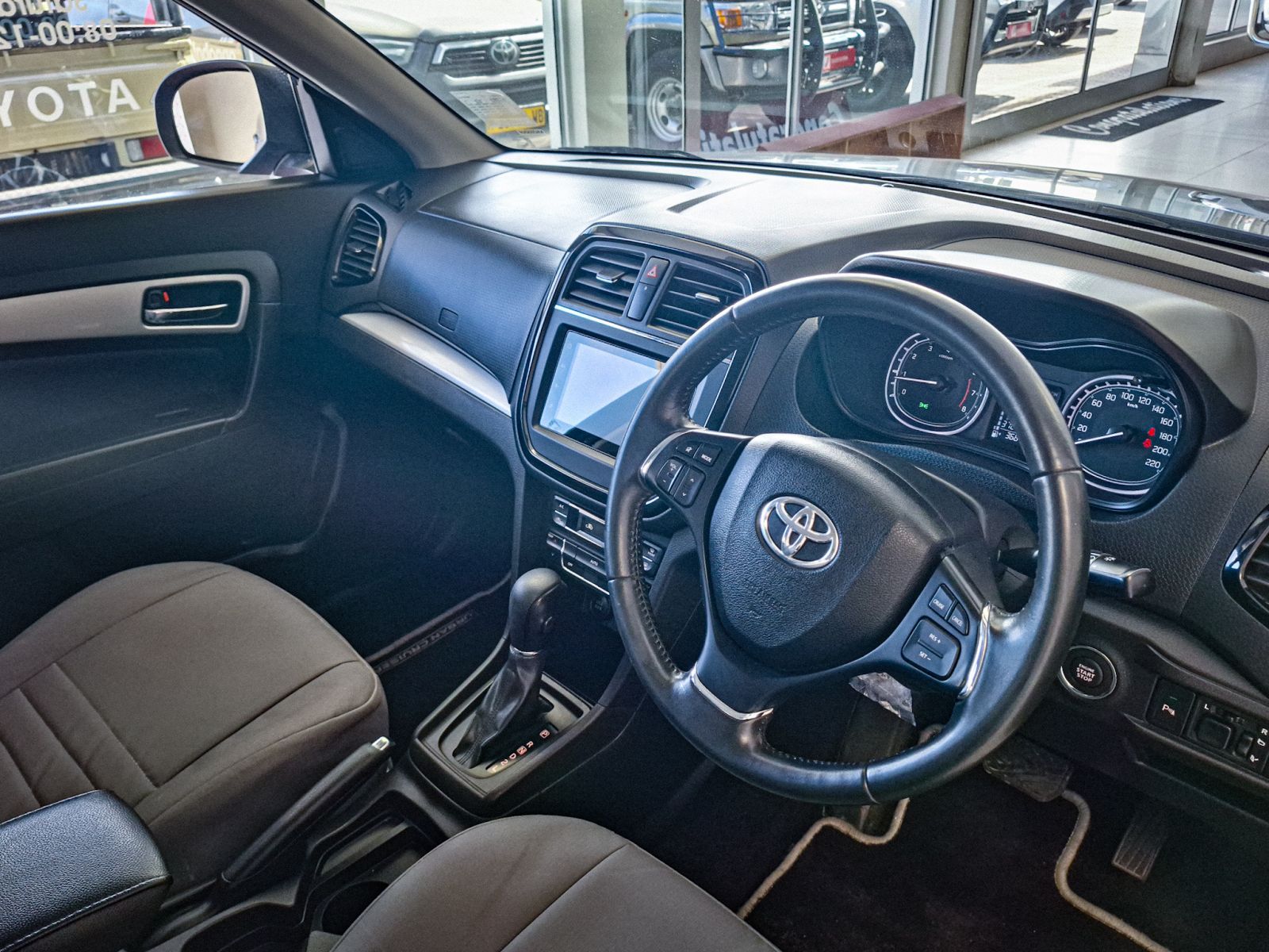 2022 Toyota Urban Cruiser photo 5