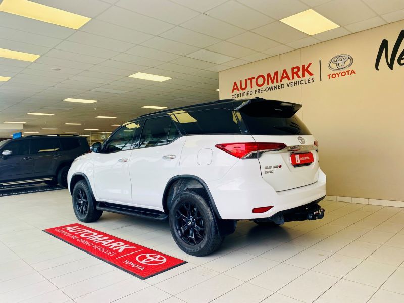2020 Toyota Fortuner photo 4