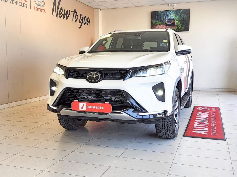2023 Toyota Fortuner photo 2