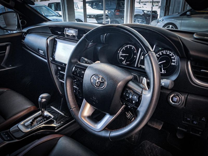 2023 Toyota Fortuner photo 4