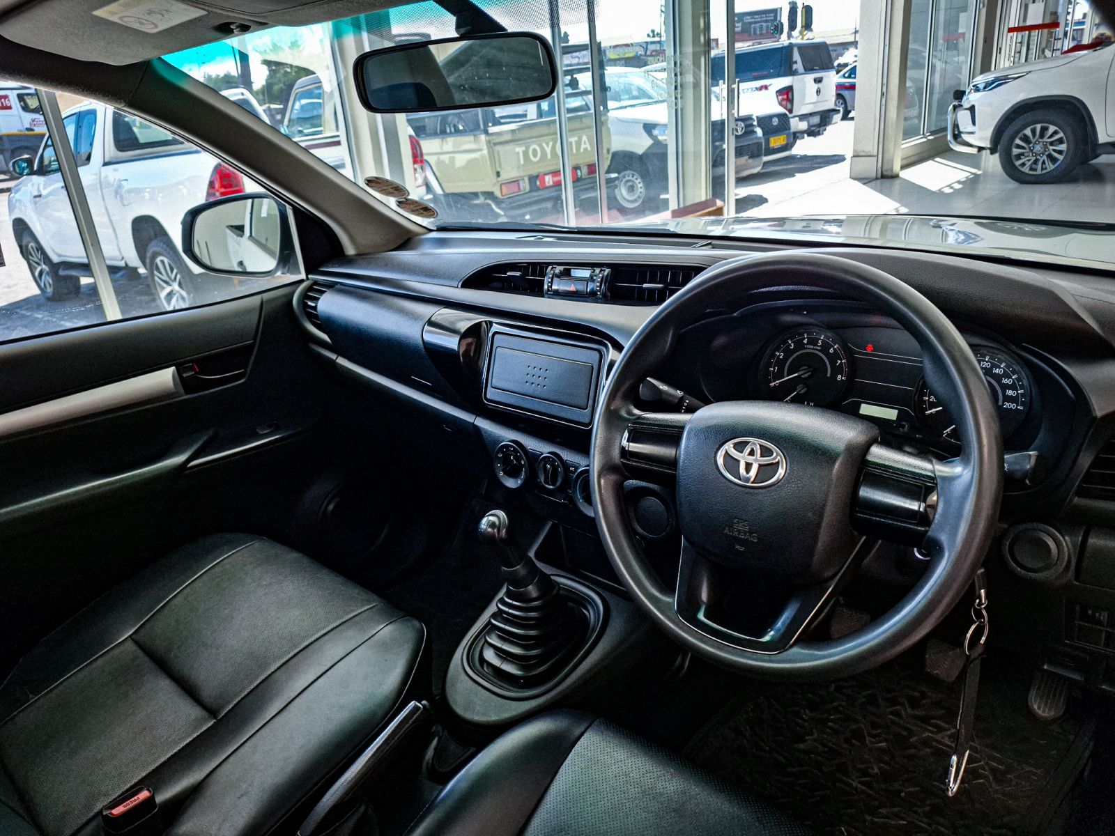 2021 Toyota Hilux photo 6