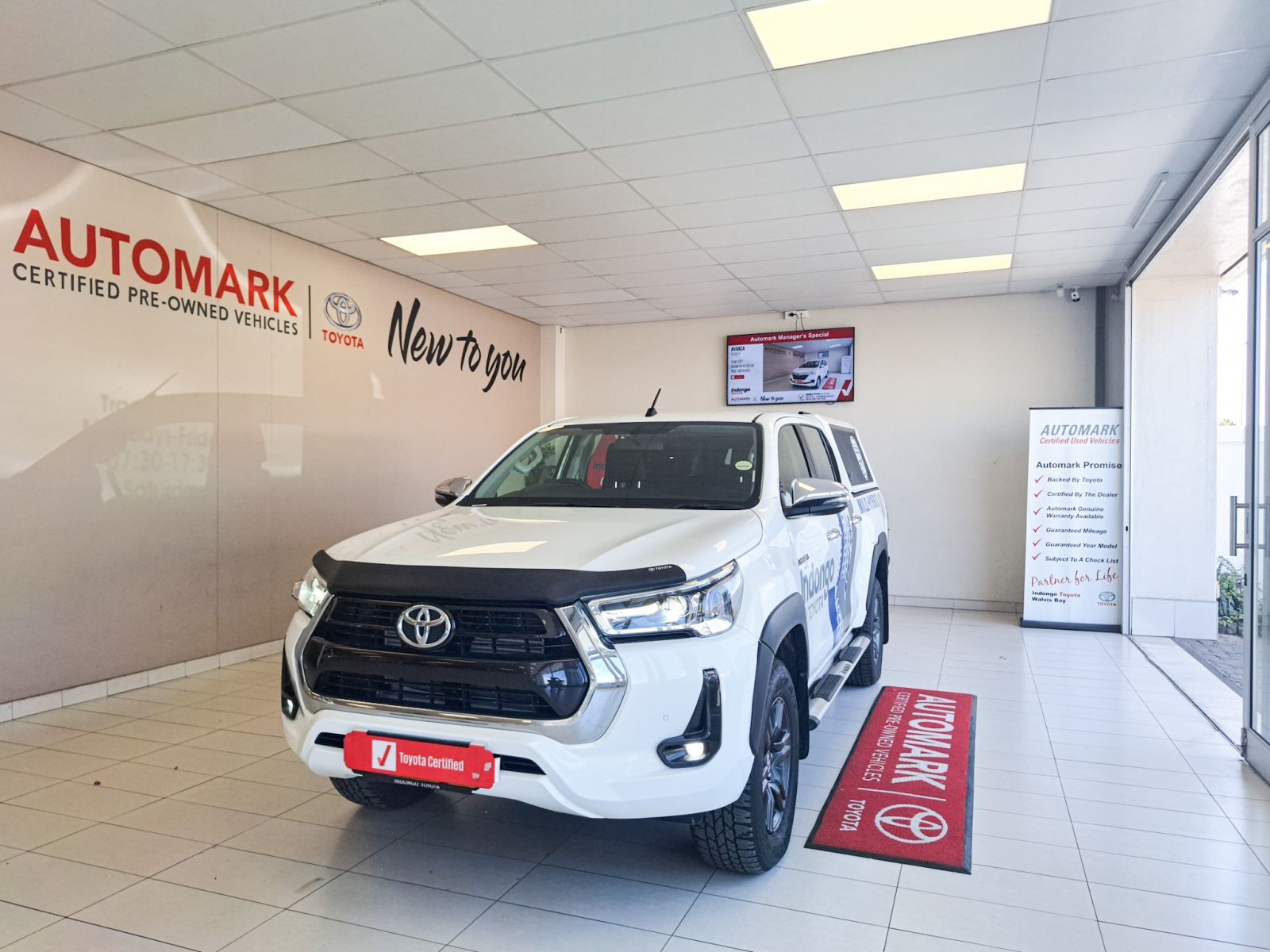 2024 Toyota Hilux photo 1