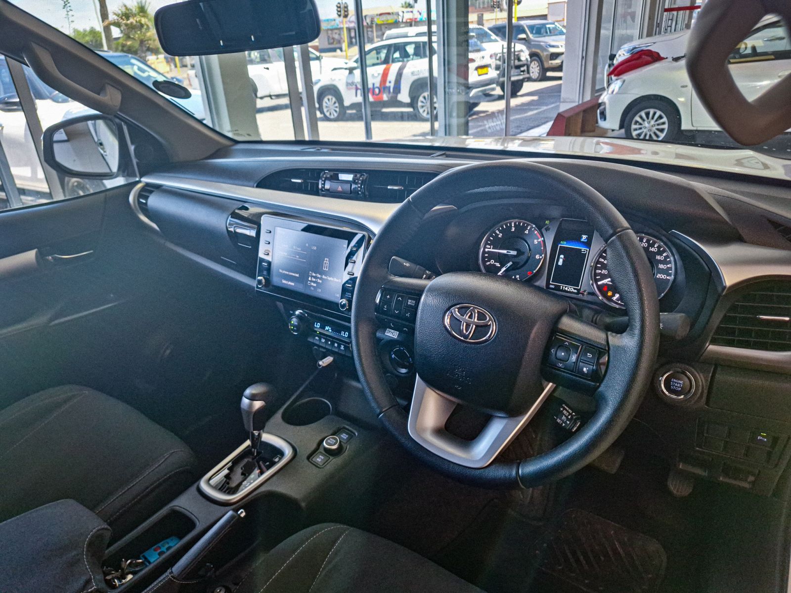 2024 Toyota Hilux photo 5