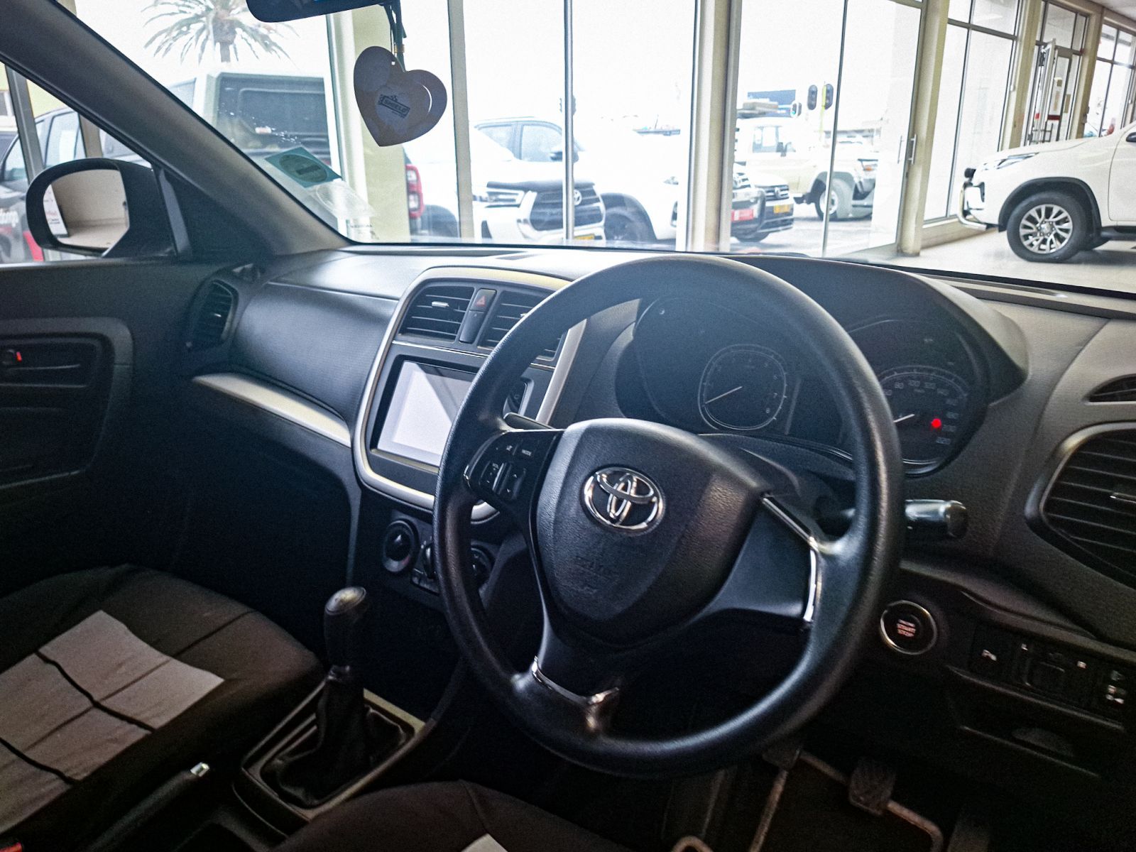 2023 Toyota Urban Cruiser photo 6
