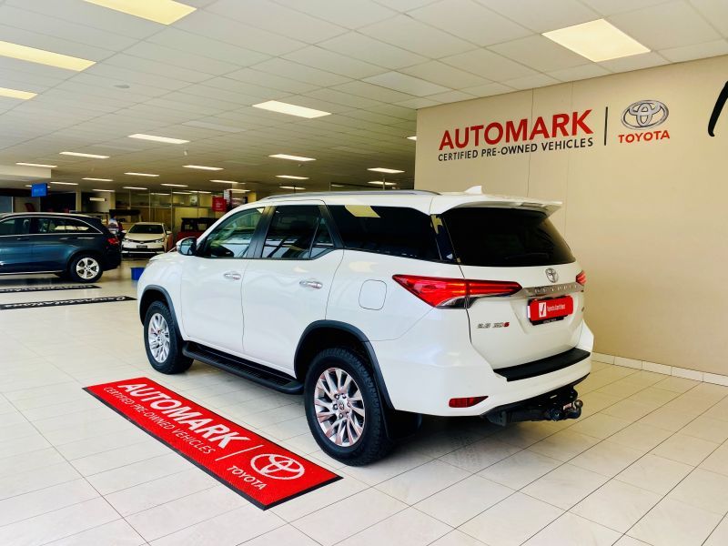 2021 Toyota Fortuner photo 4