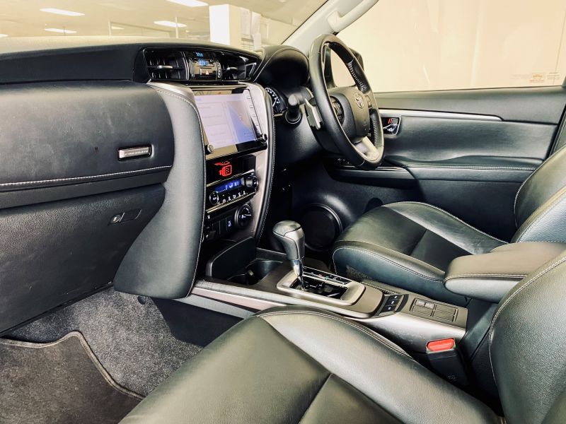 2021 Toyota Fortuner photo 5