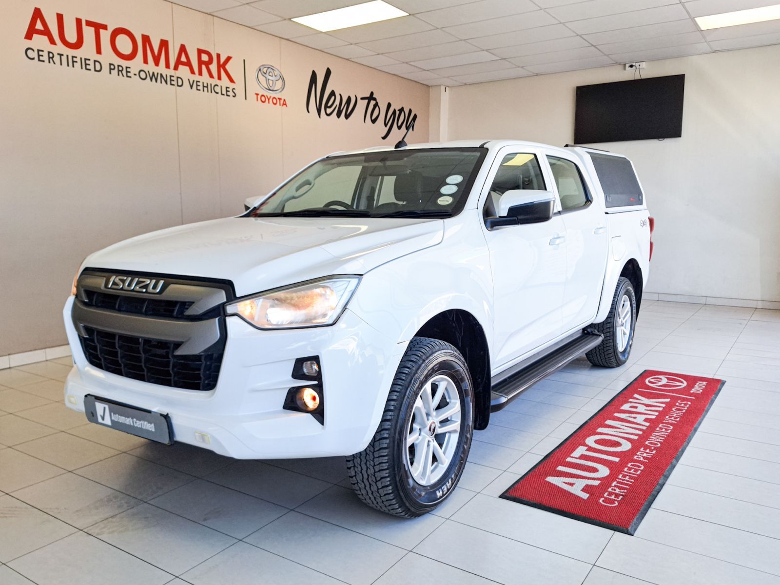 2023 Isuzu D-MAX photo 1