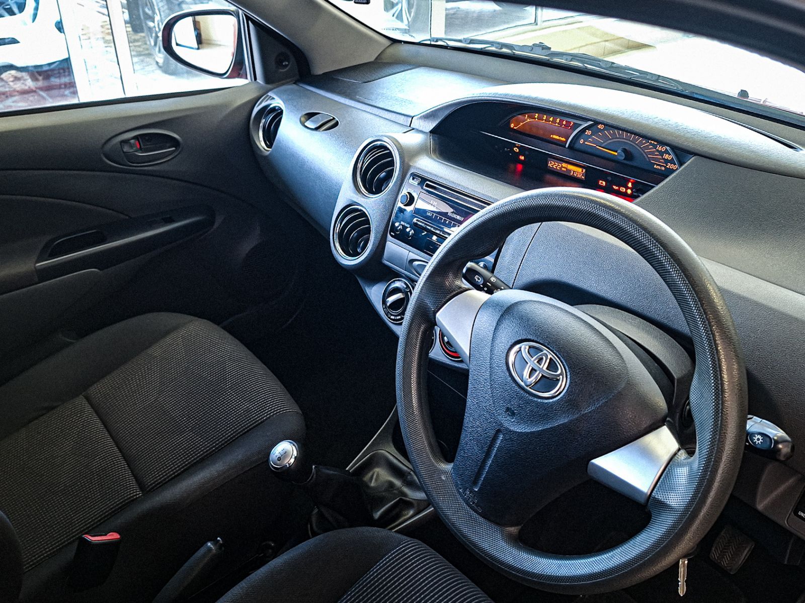 2020 Toyota Etios photo 5